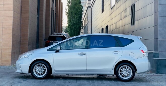 Toyota Prius V 2012, 185,000 km - 1.8 л - Bakı