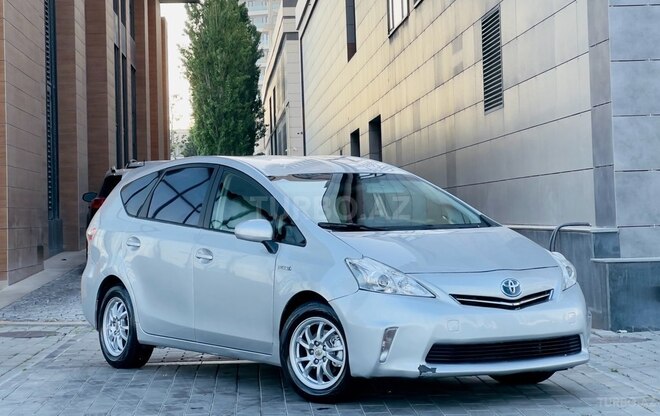 Toyota Prius V 2012, 185,000 km - 1.8 л - Bakı