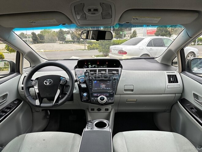 Toyota Prius V 2012, 185,000 km - 1.8 л - Bakı