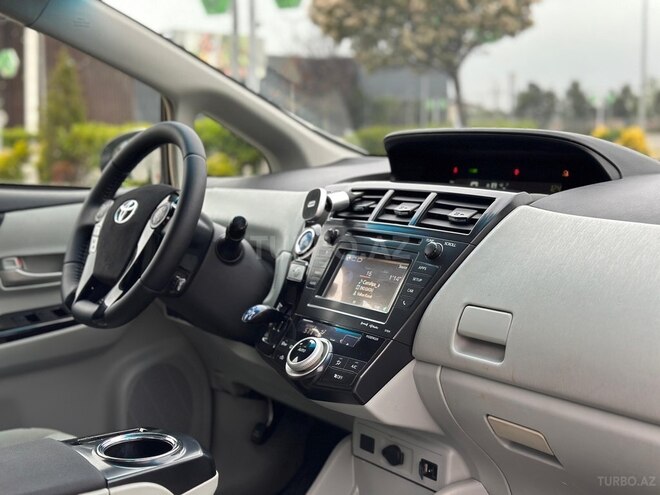 Toyota Prius V 2012, 185,000 km - 1.8 л - Bakı