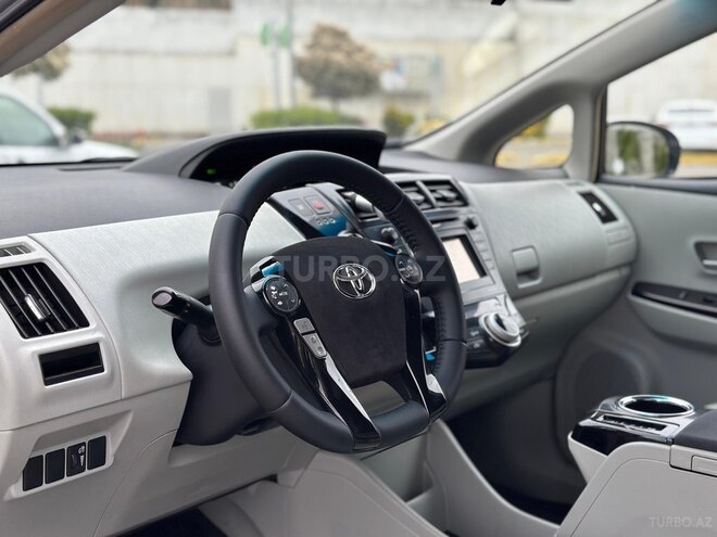 Toyota Prius V 2012, 185,000 km - 1.8 л - Bakı