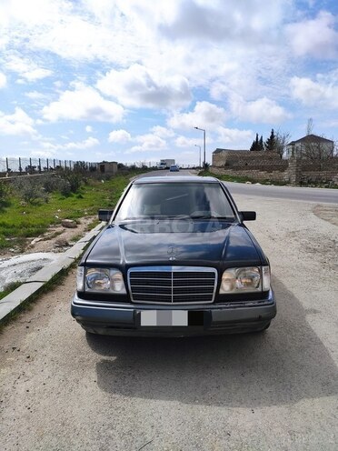 Mercedes E 220 1994, 467,000 km - 2.2 l - Bakı
