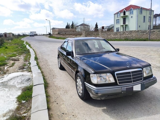 Mercedes E 220 1994, 467,000 km - 2.2 l - Bakı