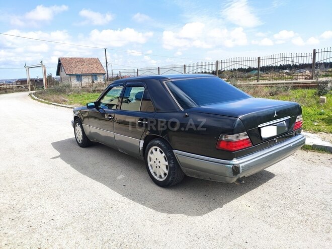 Mercedes E 220 1994, 467,000 km - 2.2 l - Bakı