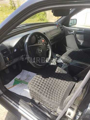Mercedes C 180 1999, 300,235 km - 1.8 л - Şəki