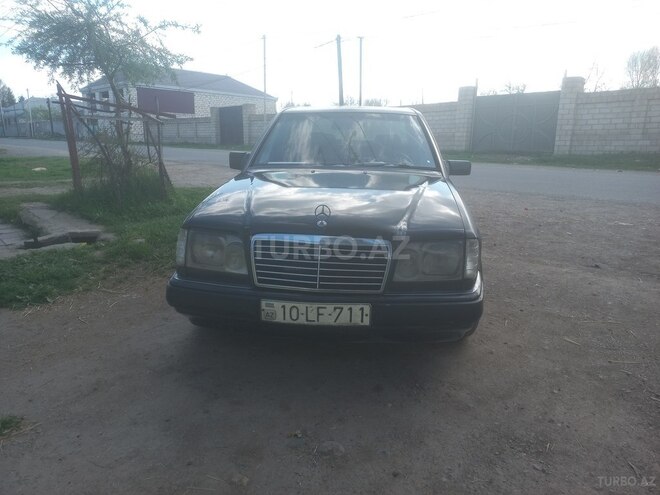 Mercedes E 250 1994, 500,000 km - 2.5 л - Qazax