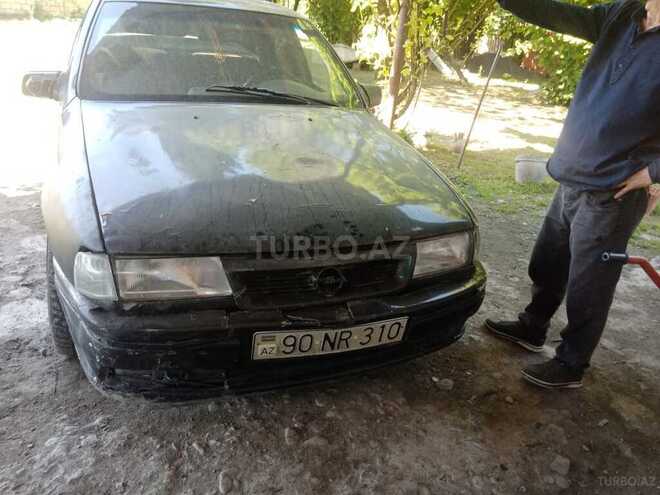 Opel Vectra 1994, 392,473 km - 1.8 l - Zaqatala