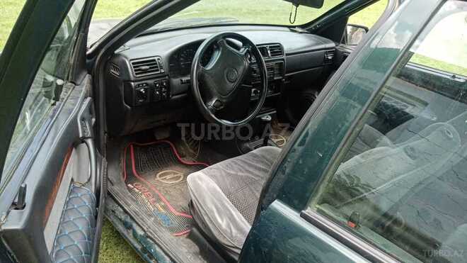 Opel Vectra 1994, 392,473 km - 1.8 l - Zaqatala