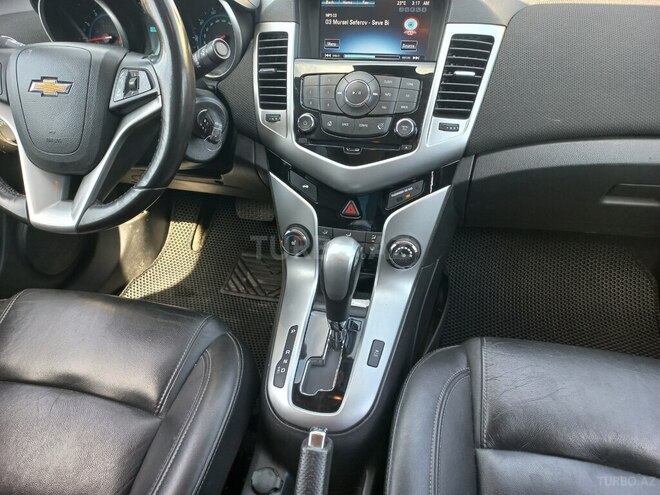 Chevrolet Cruze-11