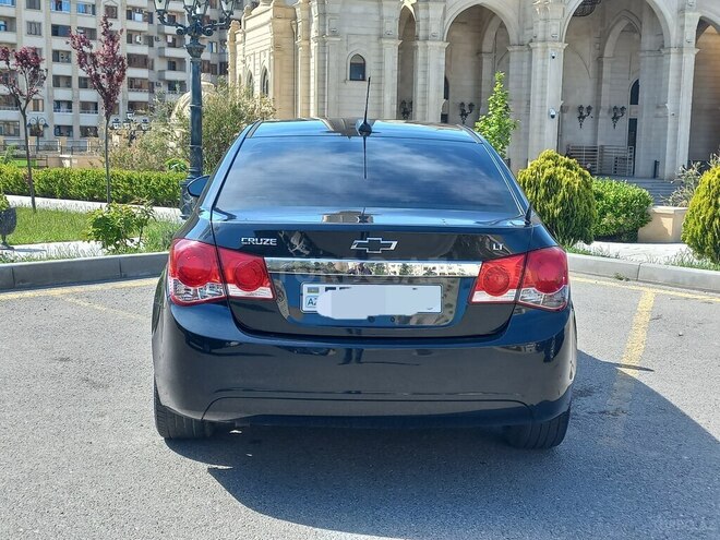 Chevrolet Cruze-13