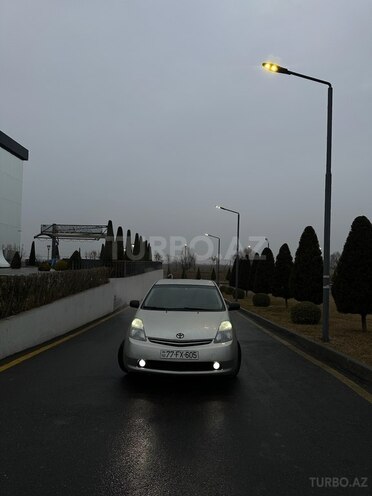 Toyota Prius-4