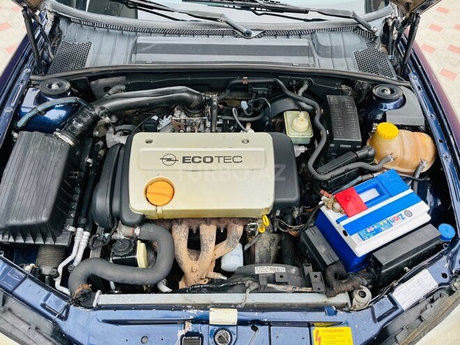 Opel Vectra 1999, 285,635 km - 1.6 l - Qazax