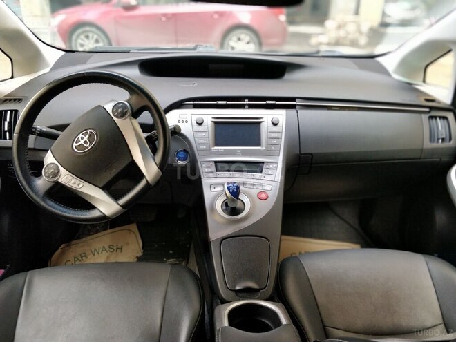 Toyota Prius 2015, 220,739 km - 1.8 l - Bakı