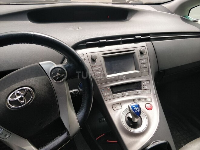 Toyota Prius 2015, 220,739 km - 1.8 l - Bakı