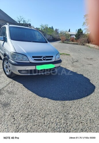Opel Zafira 2003, 233,000 km - 2.0 l - Samux