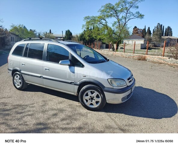 Opel Zafira 2003, 233,000 km - 2.0 l - Samux