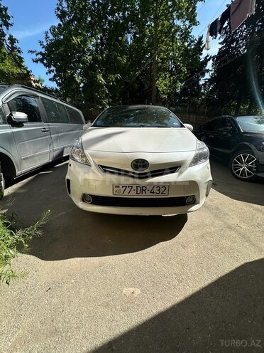 Toyota Prius V 2012, 230,000 km - 1.8 л - Bakı
