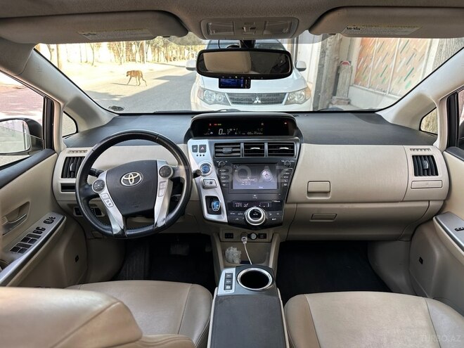 Toyota Prius V 2012, 230,000 km - 1.8 л - Bakı