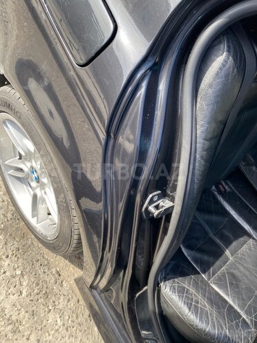 BMW 528 1998, 265,000 km - 2.8 l - Bakı