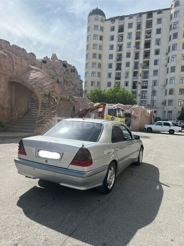 Mercedes C 240 1999, 259,079 km - 2.4 l - Xırdalan