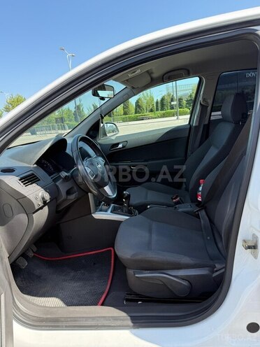 Opel Astra 2010, 202,700 km - 1.3 l - Bakı
