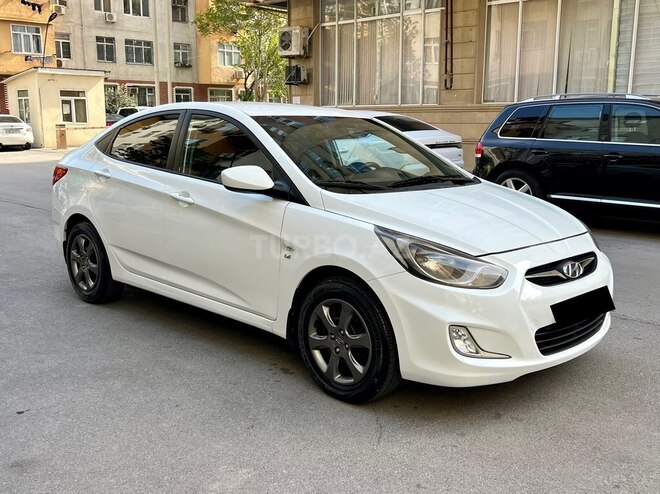 Hyundai Accent 2013, 200,000 km - 1.6 l - Bakı