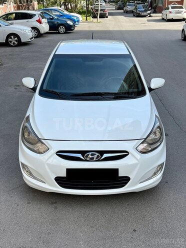 Hyundai Accent 2013, 200,000 km - 1.6 l - Bakı