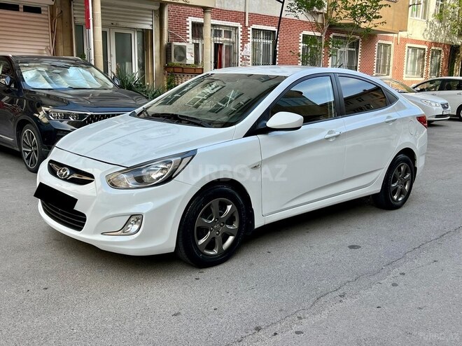 Hyundai Accent 2013, 200,000 km - 1.6 l - Bakı