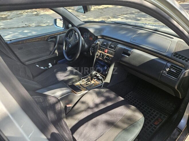 Mercedes E 220 d 2001, 522,000 km - 2.2 л - Bakı