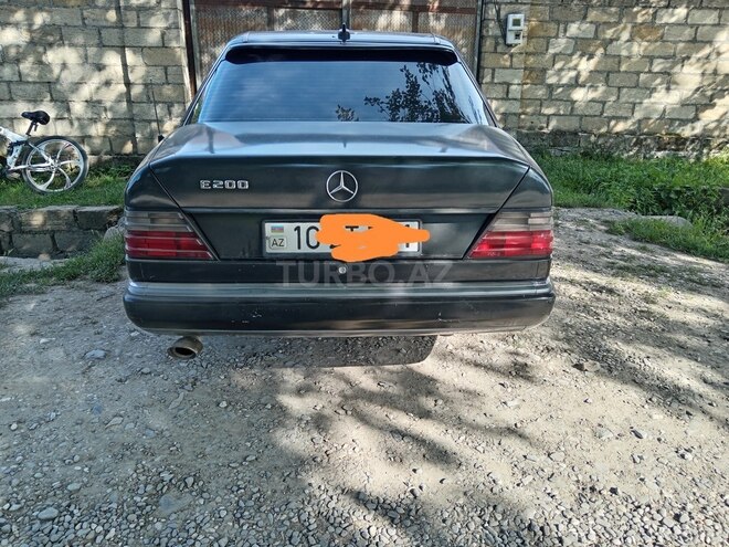Mercedes E 200 1990, 312,833 km - 2.0 l - Quba