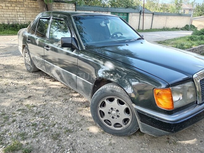 Mercedes E 200 1990, 312,833 km - 2.0 l - Quba