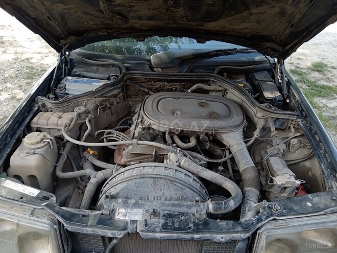 Mercedes E 200 1990, 312,833 km - 2.0 l - Quba