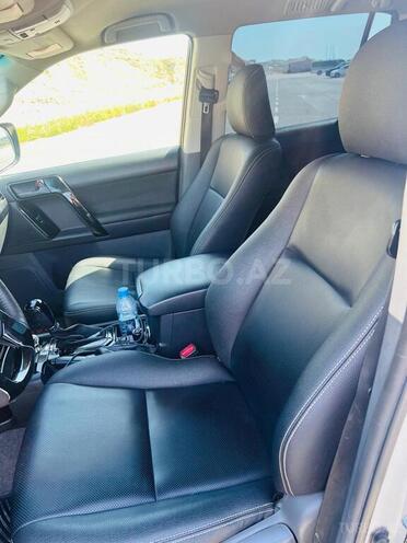Toyota Land Cruiser Prado 2010, 221,000 km - 2.7 л - Bakı