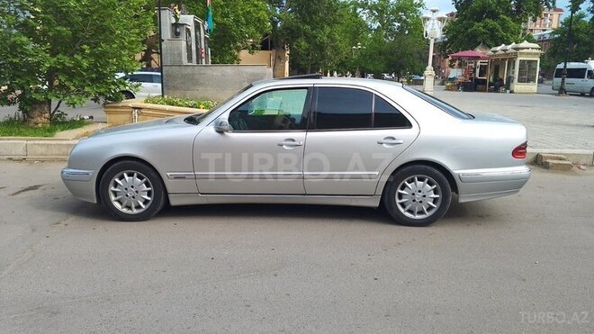 Mercedes E 220 d 2001, 350,000 km - 2.2 л - Gəncə