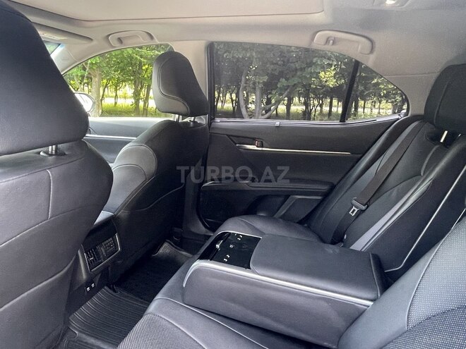 Toyota Camry-12