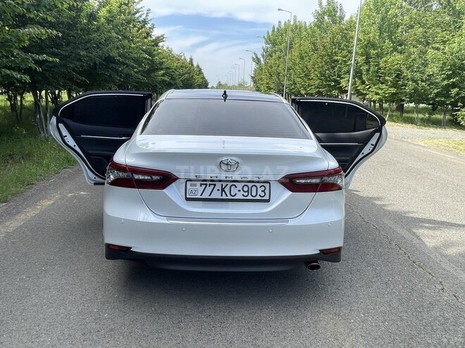 Toyota Camry-13