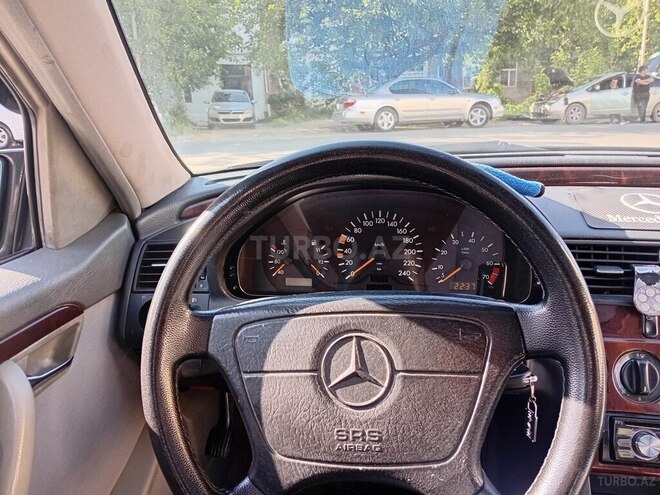 Mercedes C 200 1996, 313,000 km - 2.0 l - Quba