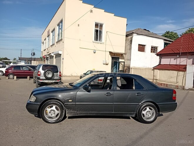 Mercedes C 200 1996, 313,000 km - 2.0 l - Quba