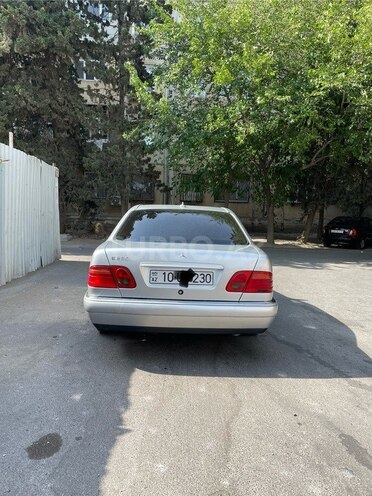 Mercedes E 230 1997, 338,000 km - 2.3 l - Bakı