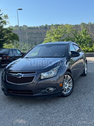 Chevrolet Cruze 2010, 300,000 km - 1.4 л - Quba
