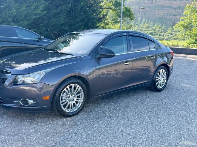 Chevrolet Cruze 2010, 300,000 km - 1.4 л - Quba