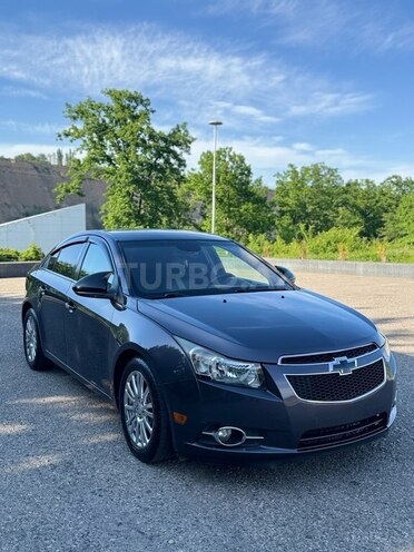 Chevrolet Cruze 2010, 300,000 km - 1.4 л - Quba