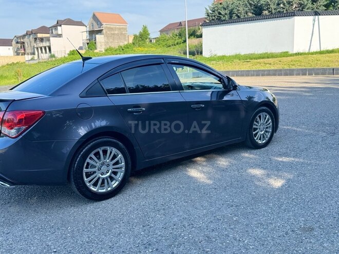 Chevrolet Cruze 2010, 300,000 km - 1.4 л - Quba