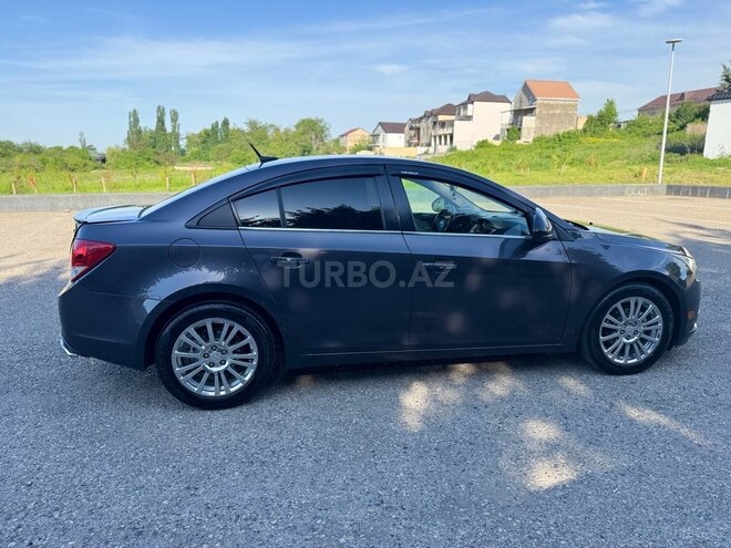 Chevrolet Cruze 2010, 300,000 km - 1.4 л - Quba
