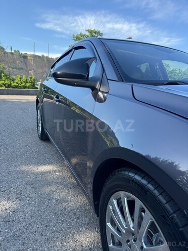 Chevrolet Cruze 2010, 300,000 km - 1.4 л - Quba