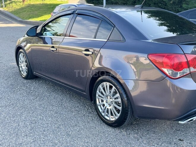 Chevrolet Cruze 2010, 300,000 km - 1.4 л - Quba