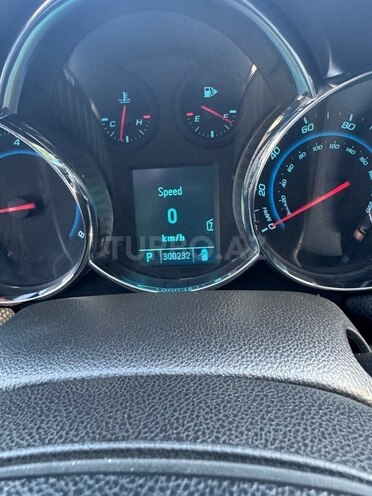 Chevrolet Cruze 2010, 300,000 km - 1.4 л - Quba