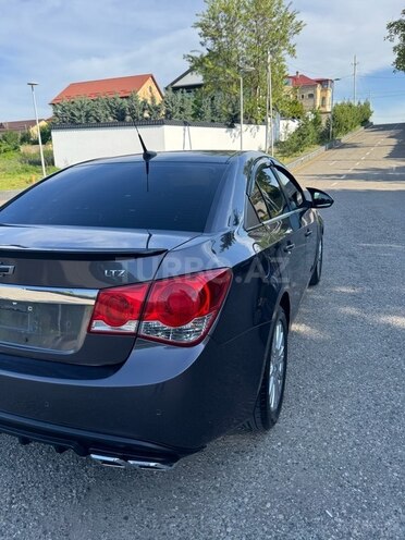 Chevrolet Cruze 2010, 300,000 km - 1.4 л - Quba