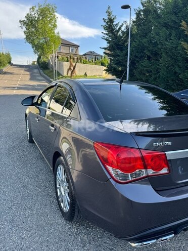 Chevrolet Cruze 2010, 300,000 km - 1.4 л - Quba