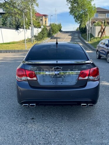 Chevrolet Cruze 2010, 300,000 km - 1.4 л - Quba